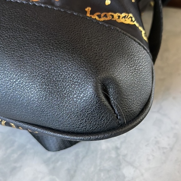 Juicy Couture NWT black /gold Chains & mini hearts printed shoulder/ crossbody - Picture 9 of 10